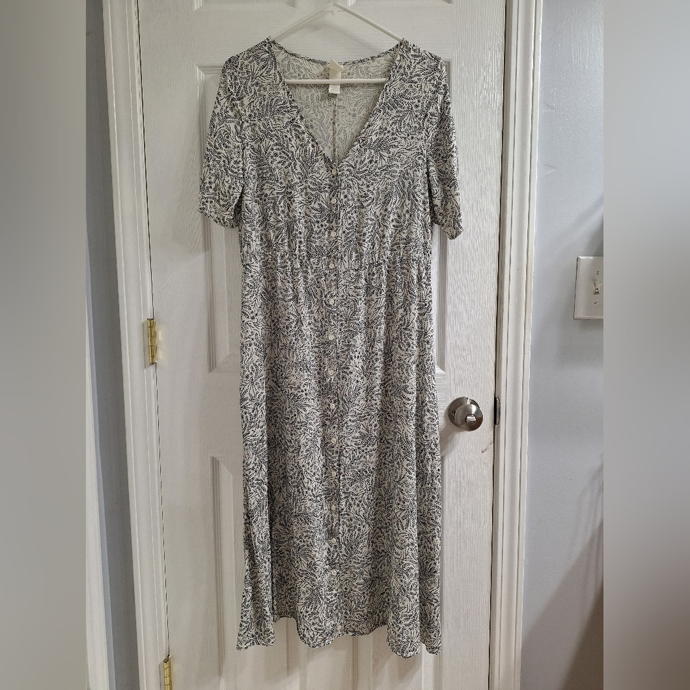 Womens H&M maxi Dress Size 6‎ Like New Button Front Floral